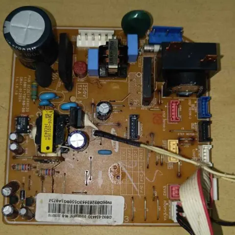 لوحة PCB مع شاشة لمكيف سبلت من Samsung لموديل AR24JV5HBWKN